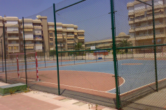Boldbane og tennisbanerne til lejligheden